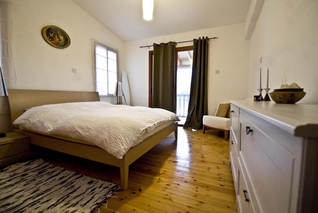 Lania Royal Oak House By Trulycyprus Vila Quarto foto